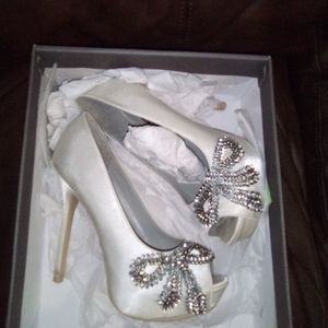 Vera Wang Pumps Size 6.5